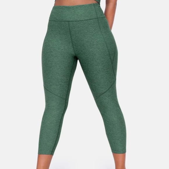 NWT Outdoor Voices 3/4 WarmUp Leggings - Picture 1 of 4